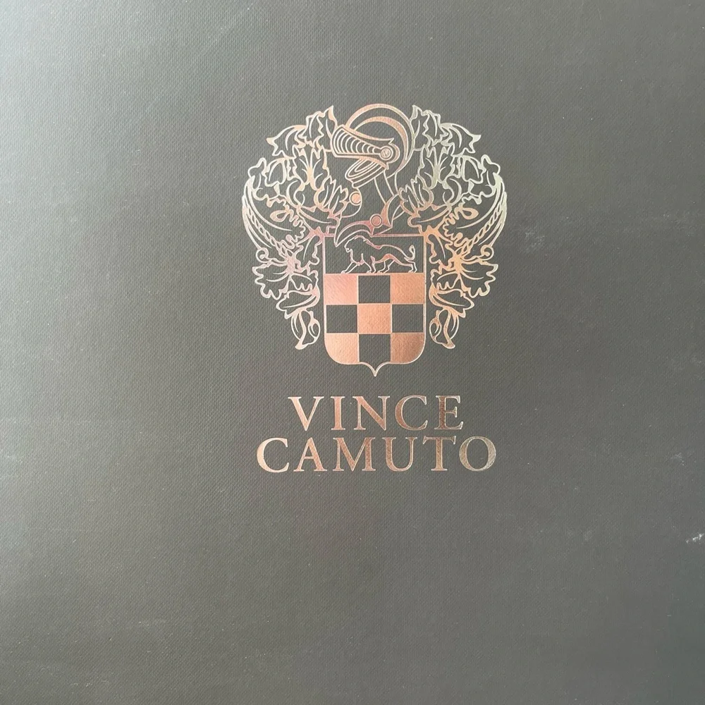 vince camuto